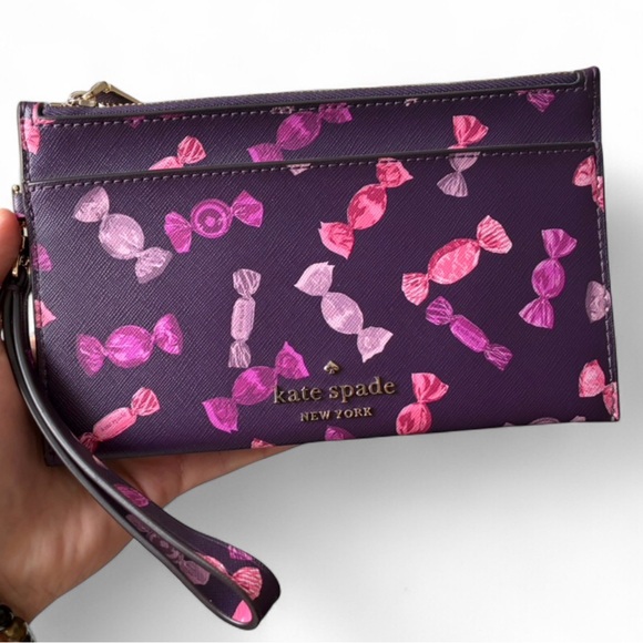 kate spade Handbags - Kate Spade Wristlet